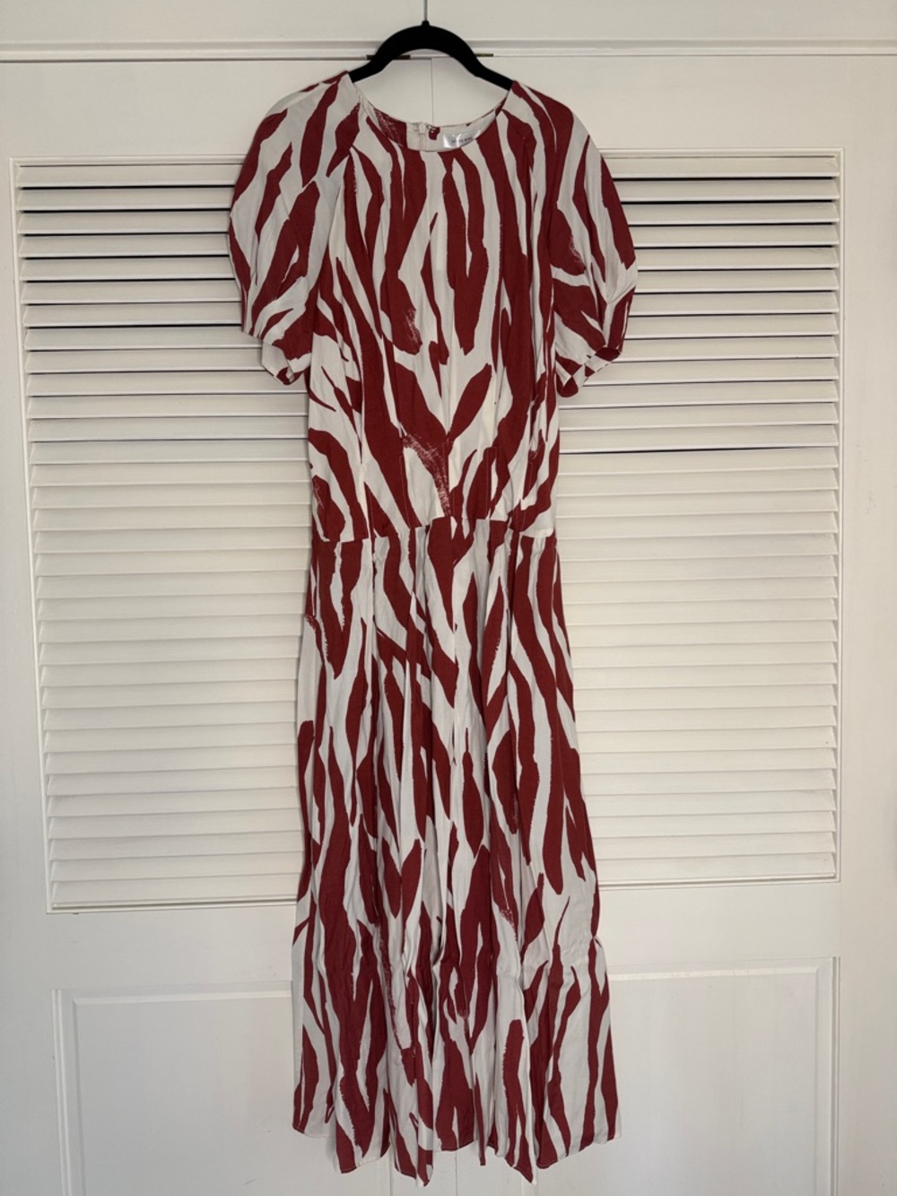 NWT! Anine Bing Muted Red & White “Zebra” Patterned Midi/Maxi Dress - Size L